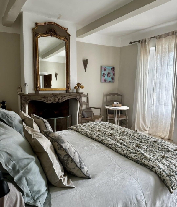 Romance Room, Domaine La Parpaille, bed and breakfast in the Luberon
