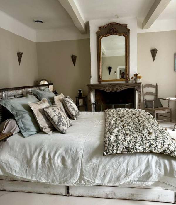 Romance Room, Domaine La Parpaille, bed and breakfast in the Luberon