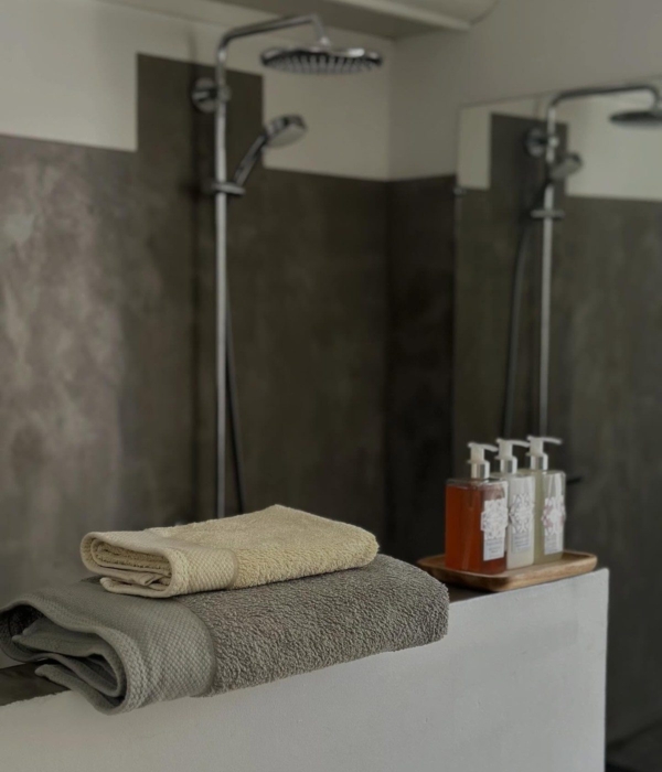 Romance Room, Domaine La Parpaille, bed and breakfast in the Luberon