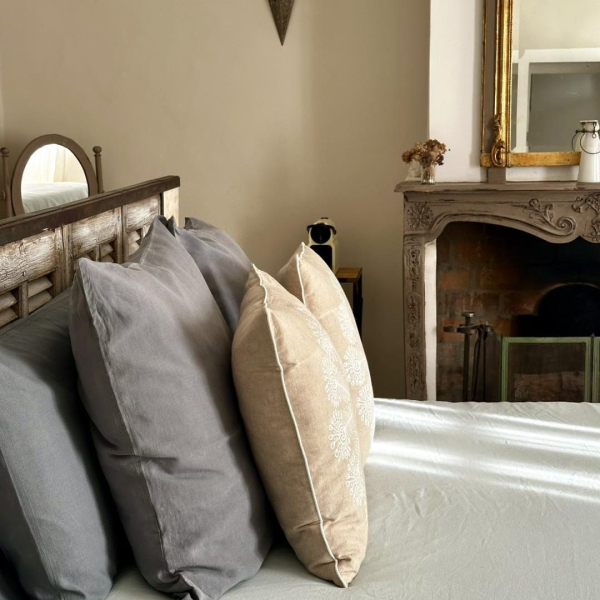 Romance Room, Domaine La Parpaille, bed and breakfast in the Luberon